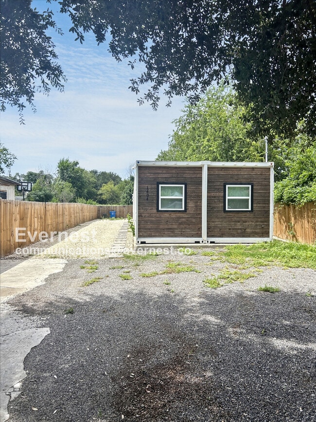 Building Photo - 1404 Rivas St Rental
