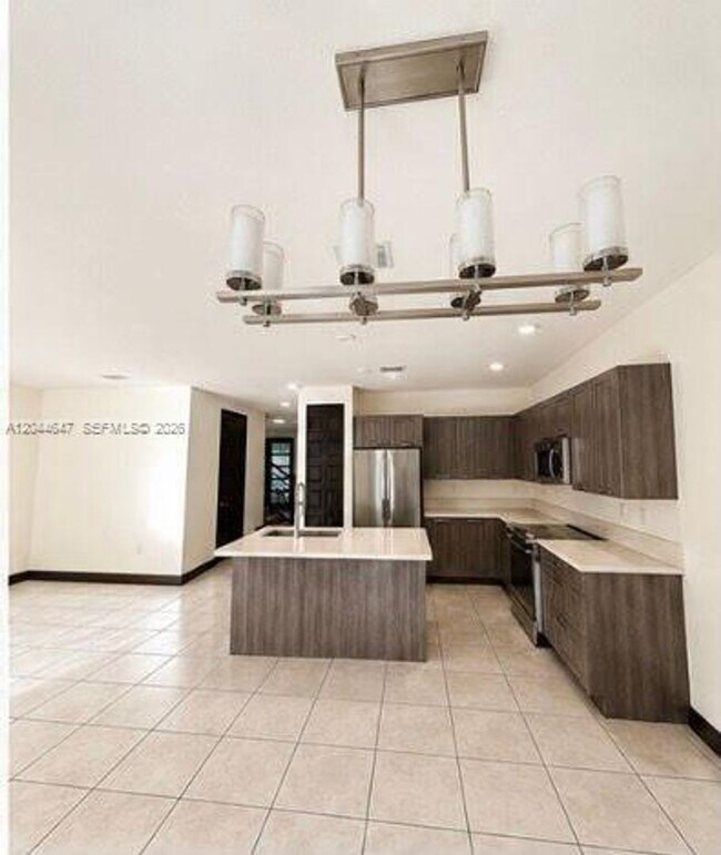 Building Photo - 15668 NW 91st Ct