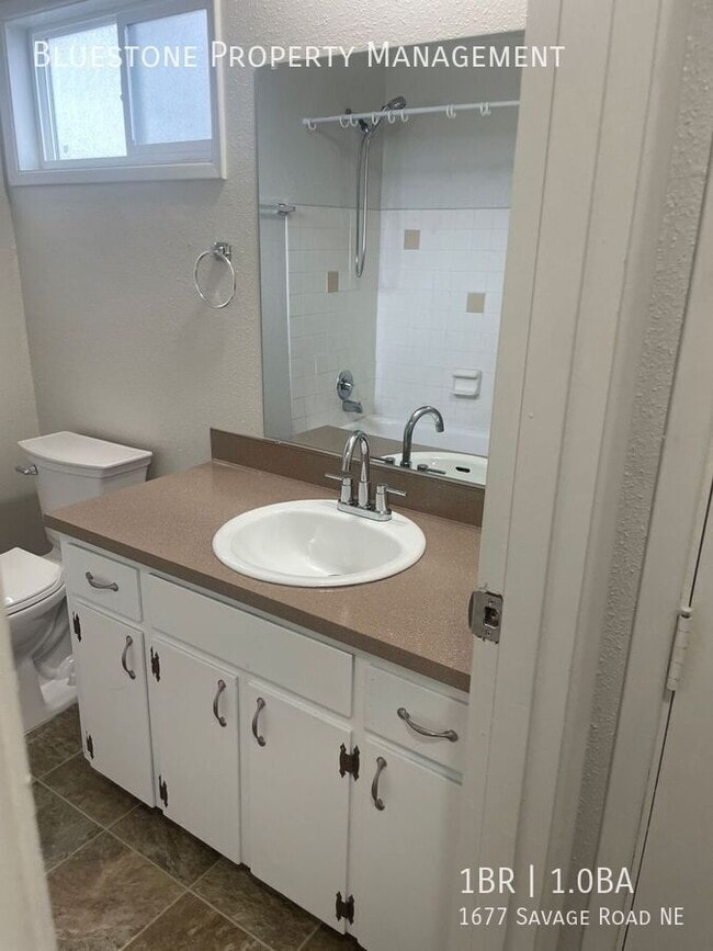 Photo - 1677 Savage Rd NE