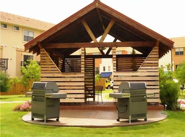 Photo - 13420 Lyndhurst St