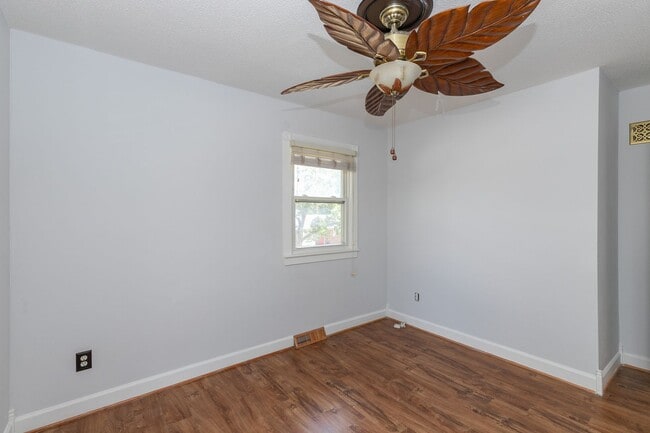 4020 S Crackerneck Rd