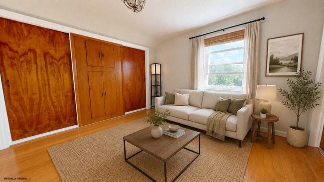Building Photo - 132 Linden Ave Unit 3