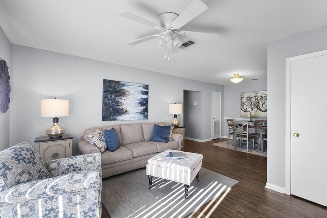 Comfortable, stylish living spaces you'll love coming home to at Lakeland East Apartments in Flowood, MS. Managed by Highlands Vista Group.