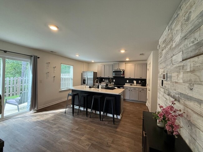 Photo - 386 High Ridge Ct