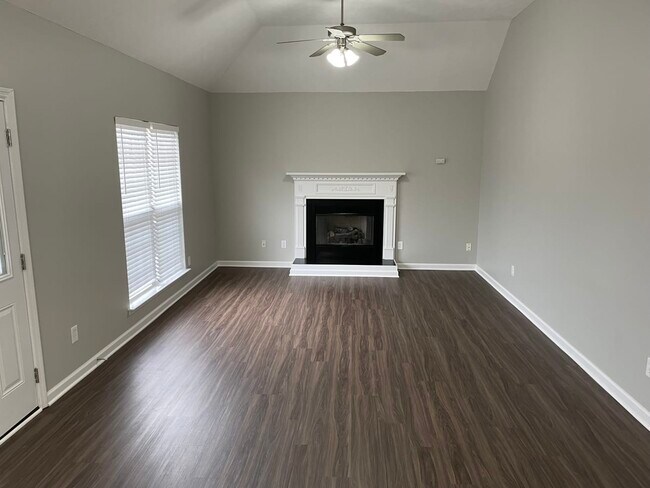 Photo - 6996 Calderwood Dr