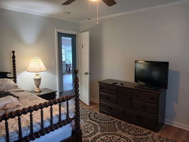 Room C - Dresser/TV