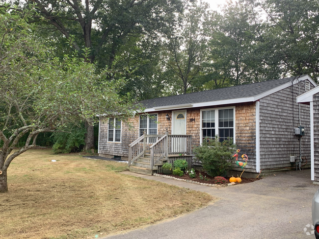 Building Photo - 194 Westview Dr Unit B Rental