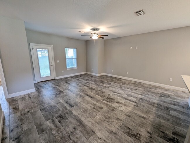 Photo - 2219 Wind Trace Rd N