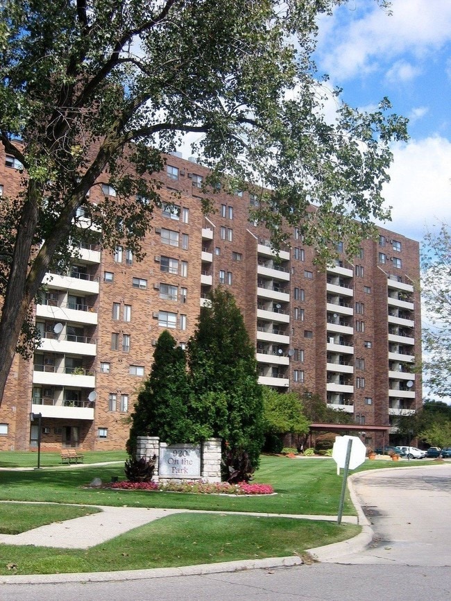 Photo - 920 On the Park