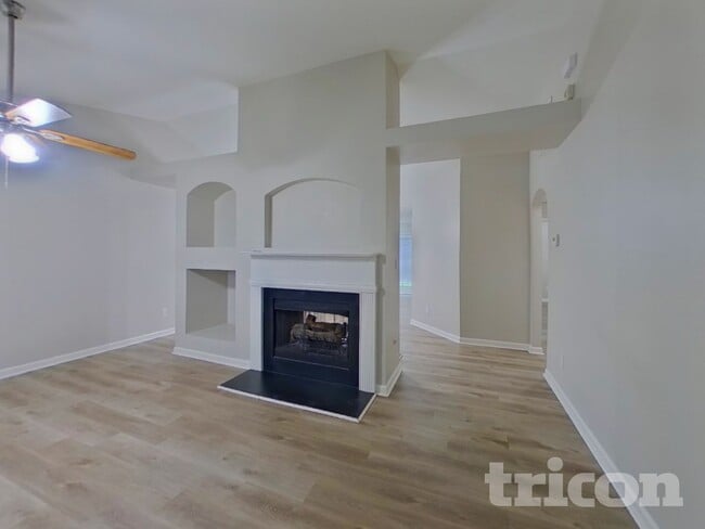 Photo - 628 Fairgreen Trail