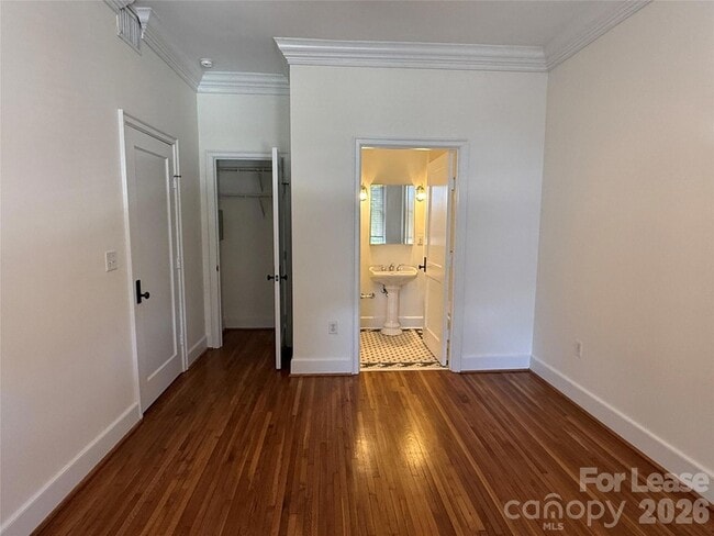 Photo - 515 N Church St Unit 204