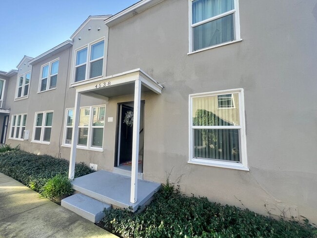 4538-4548 N Banner Dr