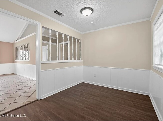 Photo - 148 York Dr