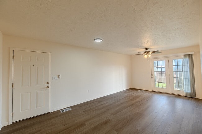 Living Area - Huntley Ridge