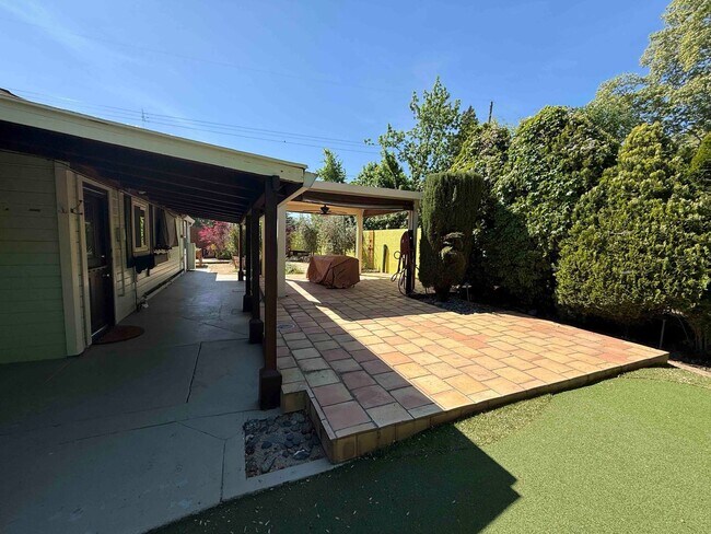 Photo - Charming Land Park 2 Bedroom