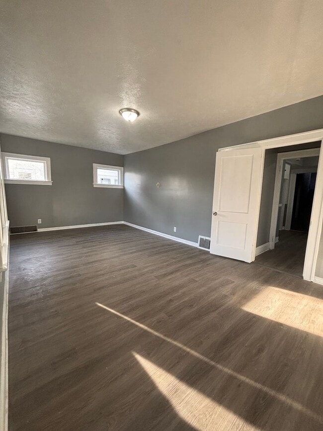 Photo - 13817 Bartlett Ave