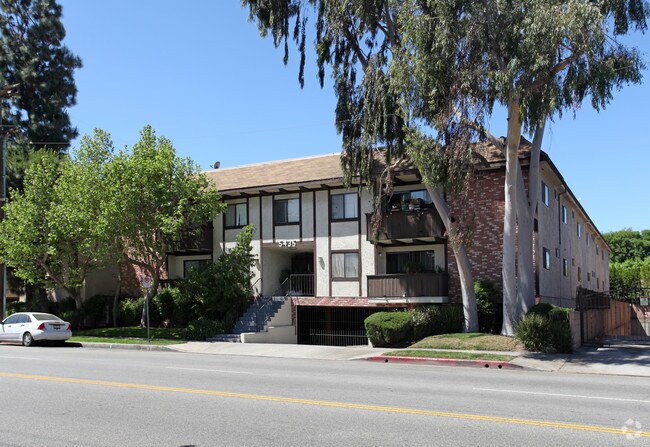 Photo - 5435 Kester Ave