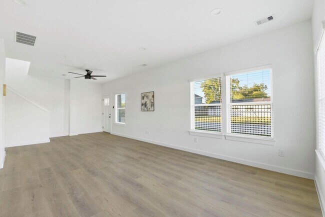 Photo - 6417 Eastland St Unidad A