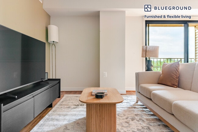 Photo - 2500 Clarendon Blvd Unidad FL6-ID1128