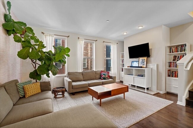 Photo - 4647 S Lake Park Ave