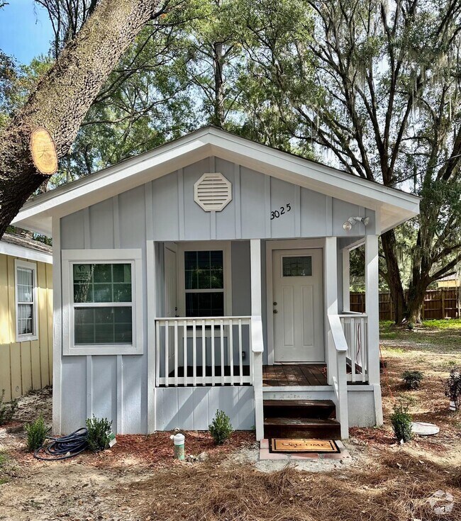 Building Photo - 3025 Creekwood Ln Rental