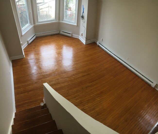 3909 Pine St Unit 2R