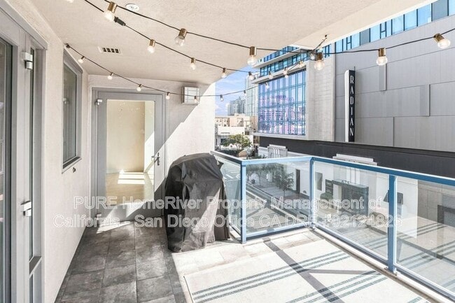 875 G St