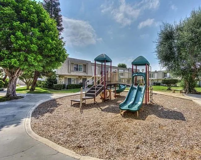 Photo - Paradise Manor Condo for lease Unidad B