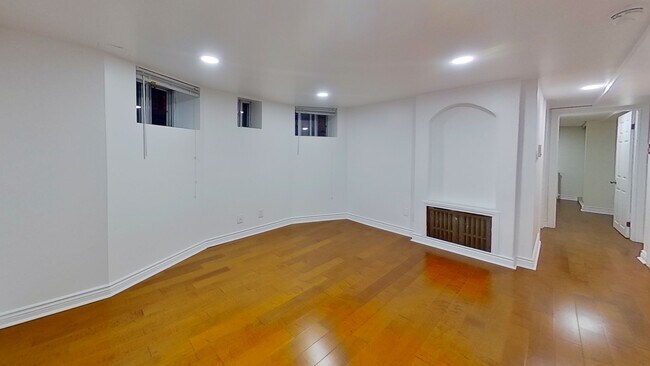 Photo - 157 Spadina Rd Unit 1