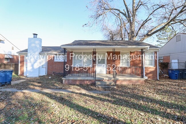 Building Photo - Cozy 2 Bedroom 1 Bathroom Home In Kendall-Whittier