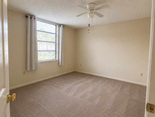 Photo - 3636 Whitehall Dr Unit 204