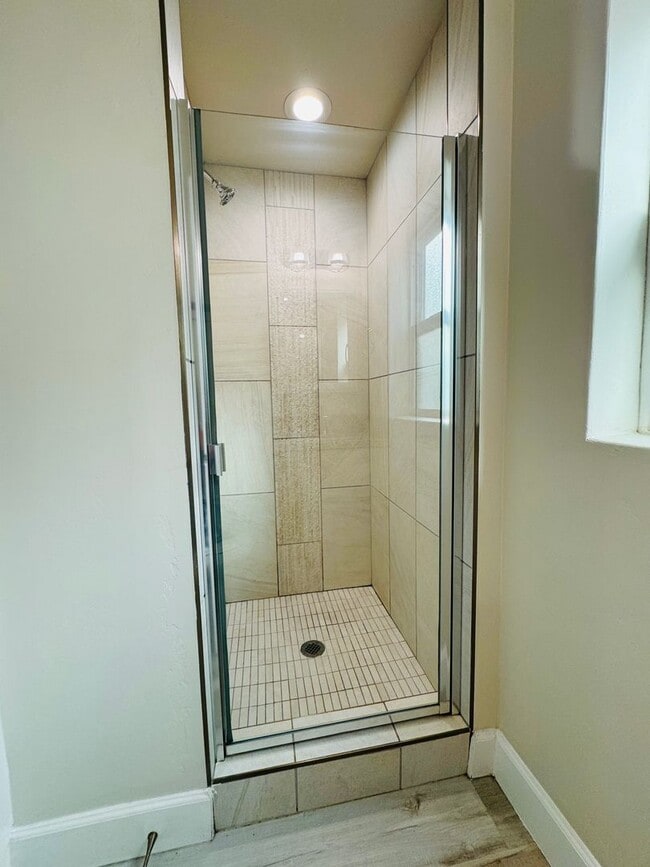 Photo - STUDIO AVAILABLE IN THE HEART OF DOWNTOWN LA JOLLA! ONLY $1,700/mo! Unidad 1141 Silverado St #118