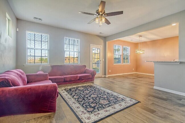 Photo - 838 Redbud Ln