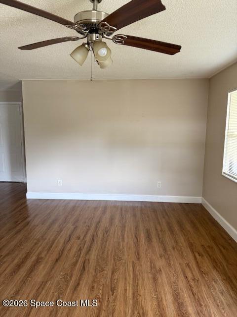 Photo - 230 Robbins Ave N