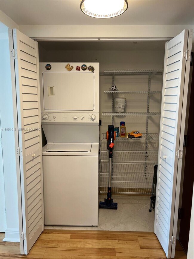 Photo - 31 SE 5th St Unit 1409