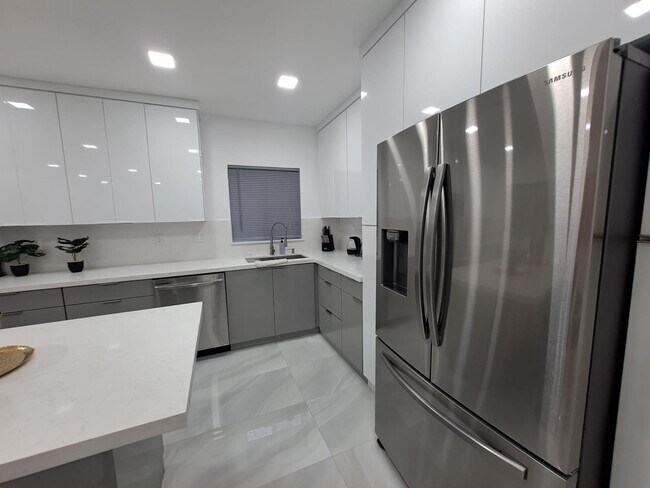 Photo - 1060 Tyler St