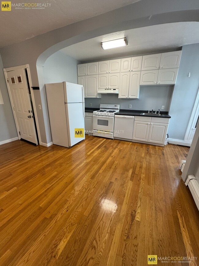 Photo - 235 Northampton St Unit 2