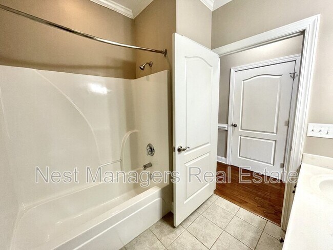 Photo - 1922 Harcourt Cir