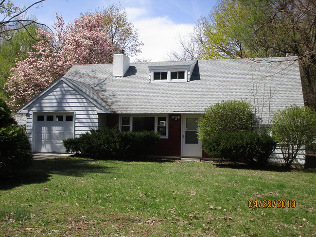 Photo - 138 Old Niskayuna Rd House