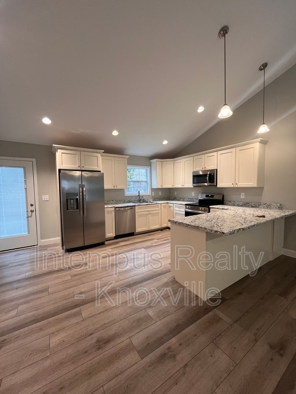 Photo - 355 W Outer Dr