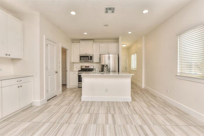 Photo - 420 White Steppe Way