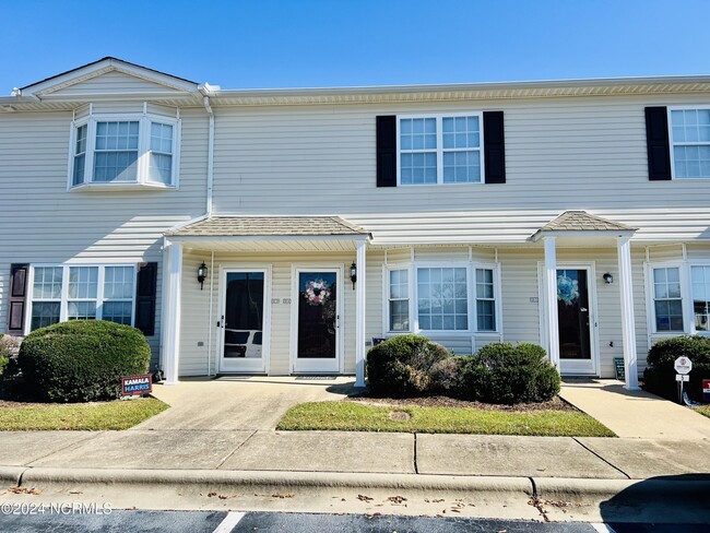 Photo - 3813 E Vancroft Cir Townhome