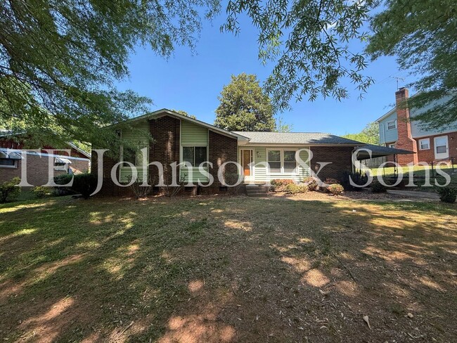 Building Photo - 3BR Home with Stainless Steel Appliances, Hardwood Floors & Carport
