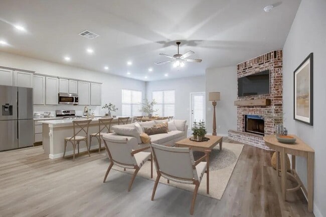 Photo - 10502 Aberdeen Ave