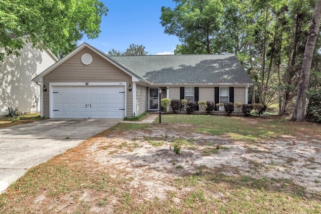 Building Photo - 3 bedroom furnished rental in Goose Creek - Fenced yard and great location