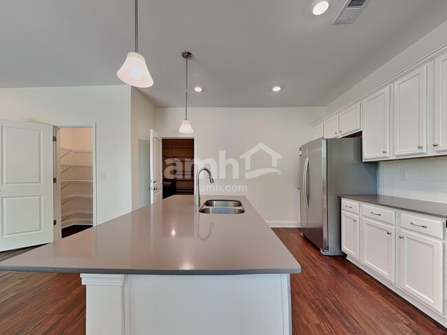 Photo - 617 Rivermist Dr