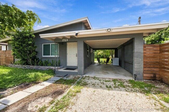 Photo - 1705 NW 6th Ave