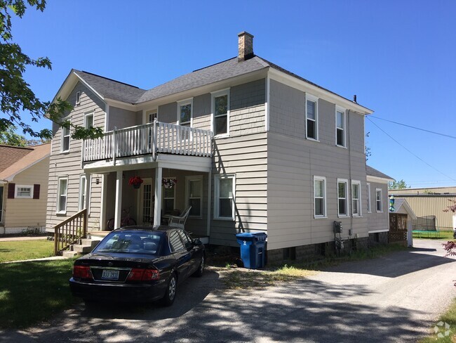 Building Photo - 1221 Fulton St Unit upper Rental