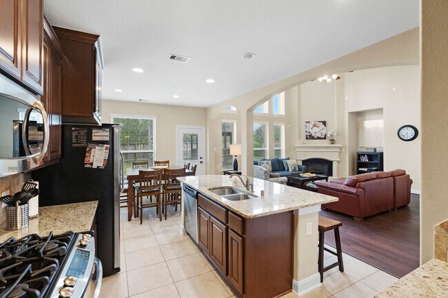 Photo - 10 Pintuck Pl