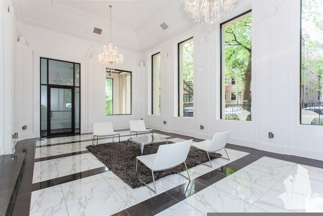 925 W Carmen Ave, Unit 2D, Chicago, IL 60640 - 920 W Carmen Ave Apartment Unit 2D